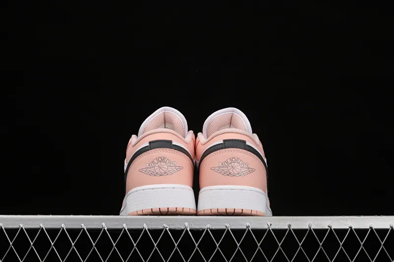 All categories Air Jordan Jordan series basketball shoes Air Jordan 1 Low G version pure original Air Jordan 1 Low AJ1 Joe 1 Arctic pink low-top basketball shoes 553560-800